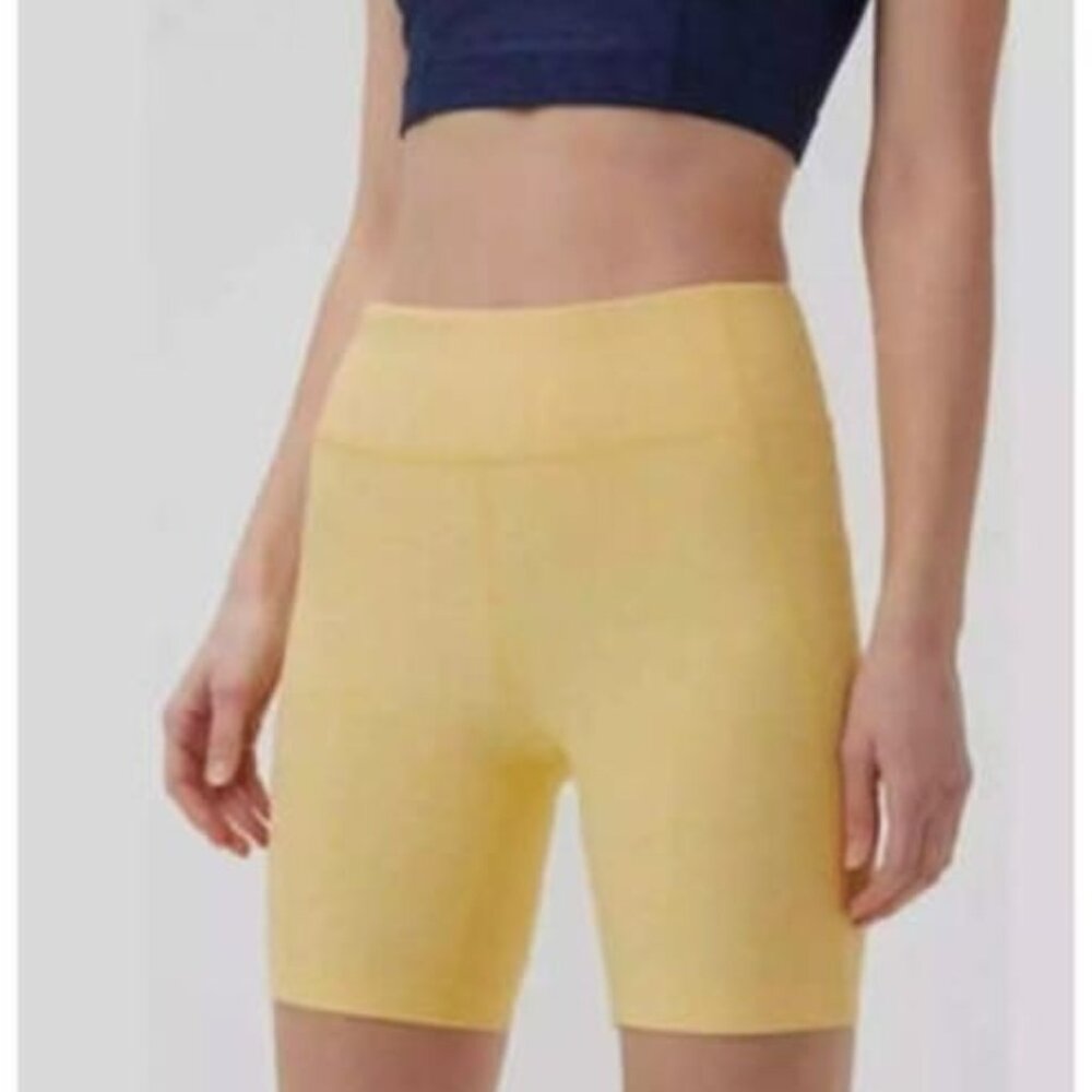 NWT $58 Outdoor Voices Womens Small Yellow 7" WarmUp Compression Biker Shorts